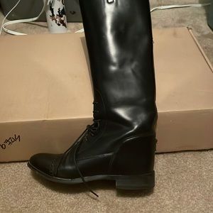 Ovation pull on boots with hooks